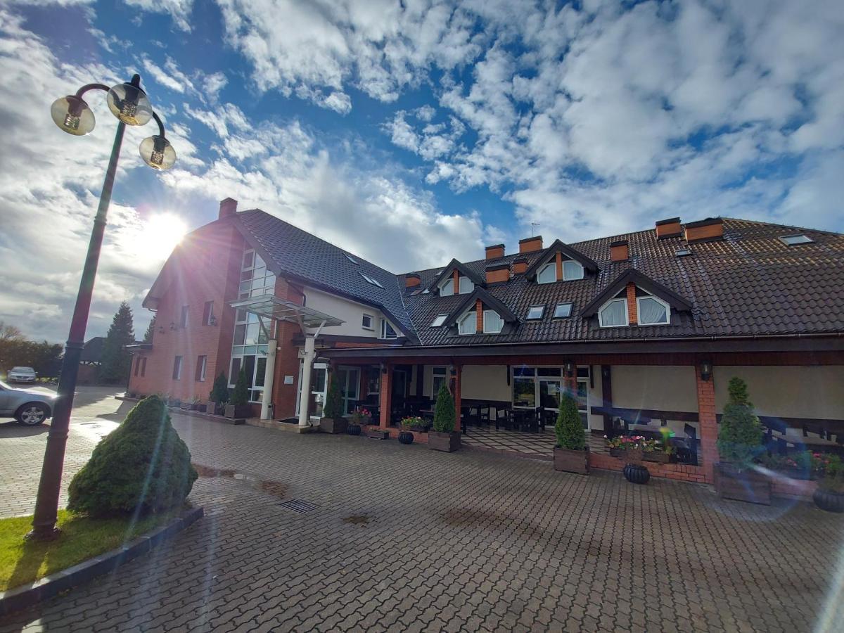 Holiday Stary Folwark Exterior photo
