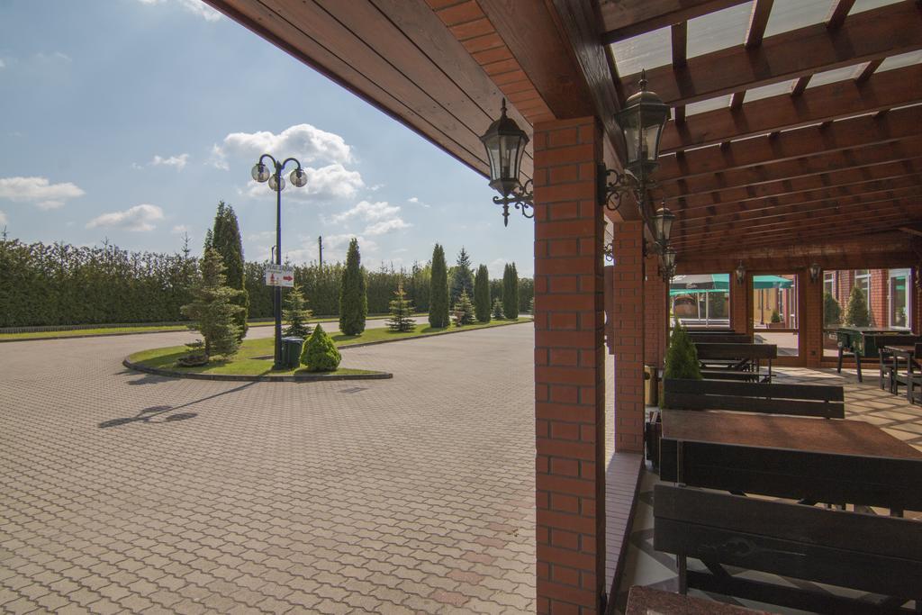 Holiday Stary Folwark Exterior photo