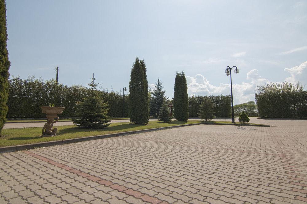Holiday Stary Folwark Exterior photo